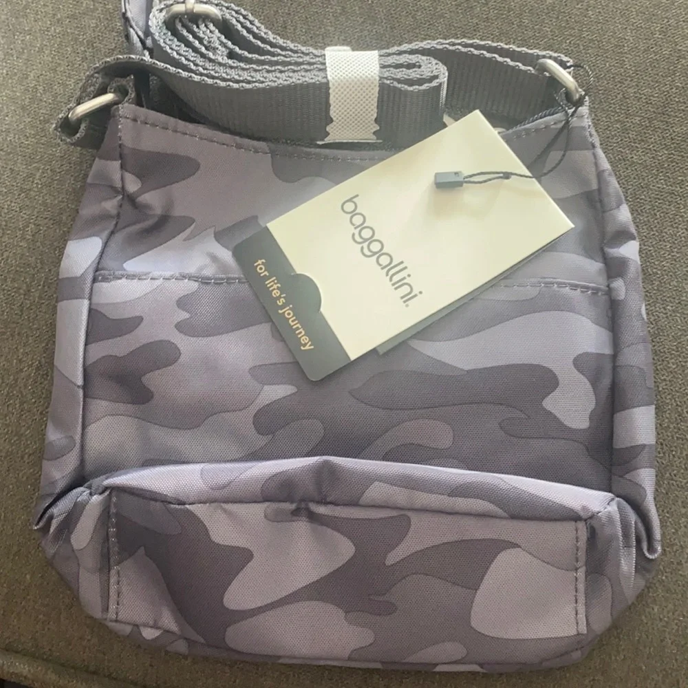🤍🖤Baggallini Joey Bagg, Mini Crossbody, Black & Gray Camo - Picture 3 of 7